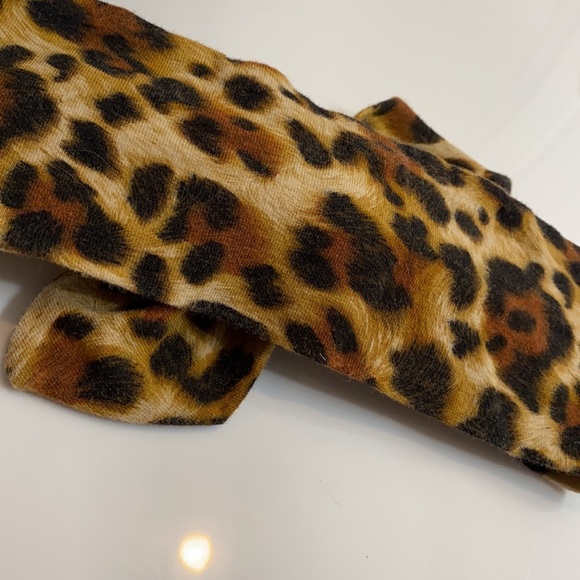 4/$12💘 Eyee kids Bow - Picture 3 of 3